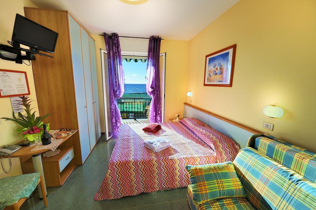 Hotel Lucerna Arma di Taggia Exteriér fotografie
